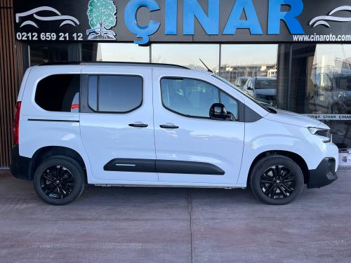 ÇINAR'DAN 2025 MODEL BERLİNGO MAX CAM TAVAN HATASIZ %20 KDV'Lİ