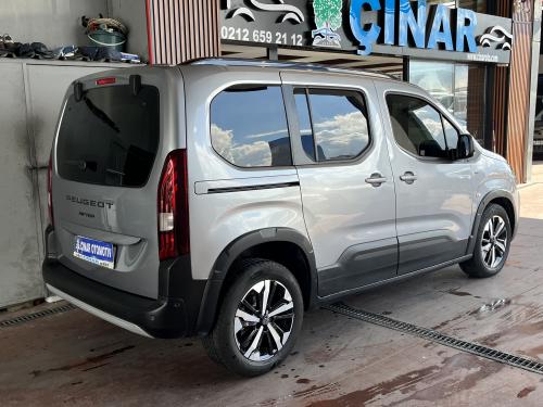 2024 MODEL 22 BİNDE HATASIZ PEUGEOT RİFTER GT OTOMATİK CAM TAVAN YETKİLİ SERVİS BAKIMLI GARANTİSİ DEVAM EDİYOR