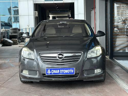 ÇINAR'DAN 2010 INSIGNIA 1.6T 180 PS COSMO 173.000 KMDE TOUCH PAD