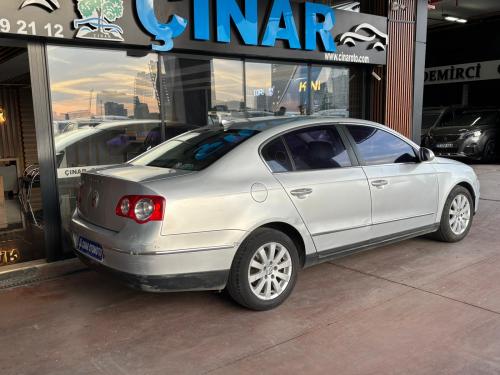 ÇINAR'DAN 2005 MODEL PASSAT 1.6 FSI 235 BİNDE COMFORTLİNE