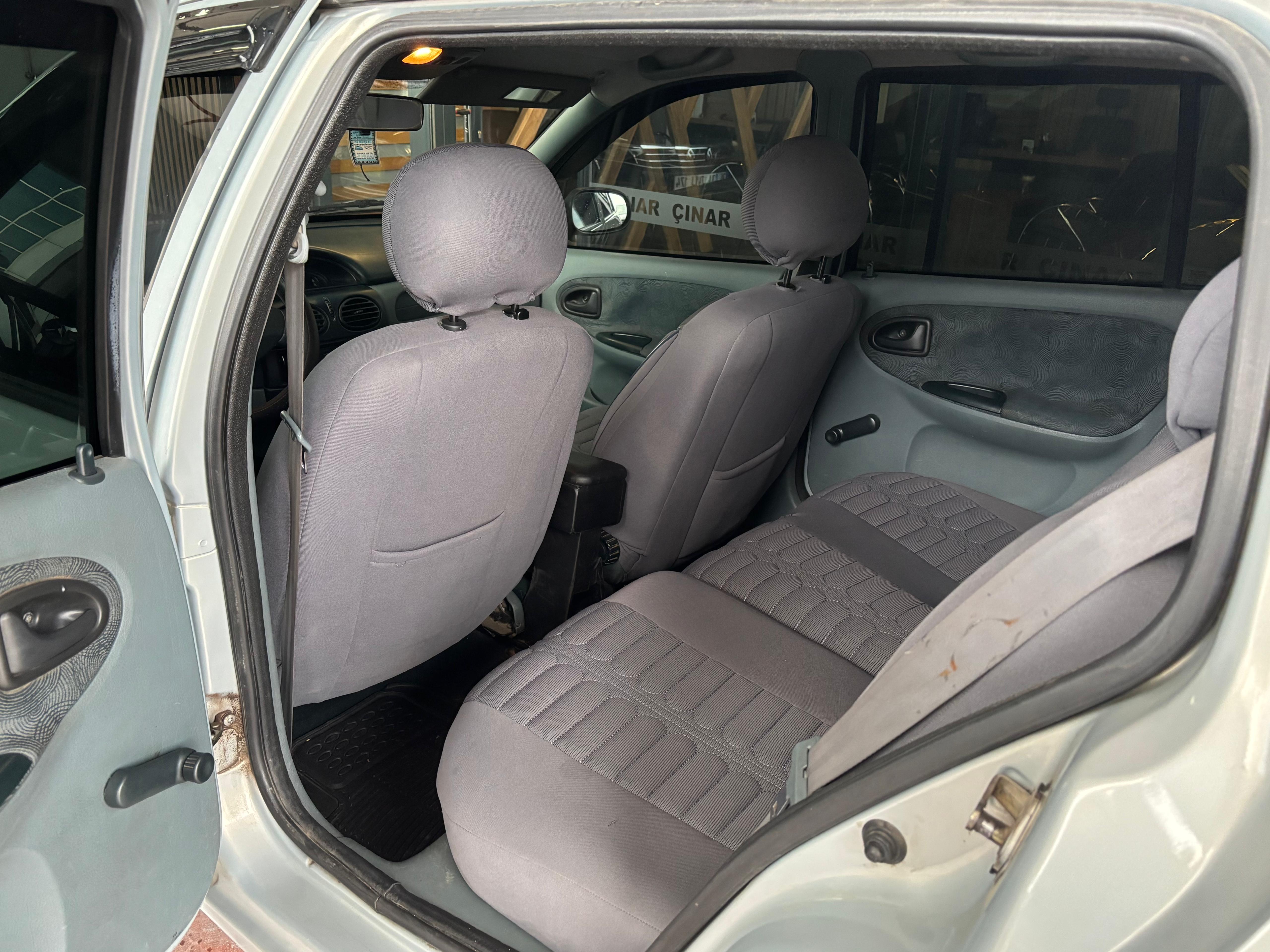 ÇINAR'DAN 1999 MODEL MEGANE 1.6 STATİON WAGON LPG'Lİ KLİMALI