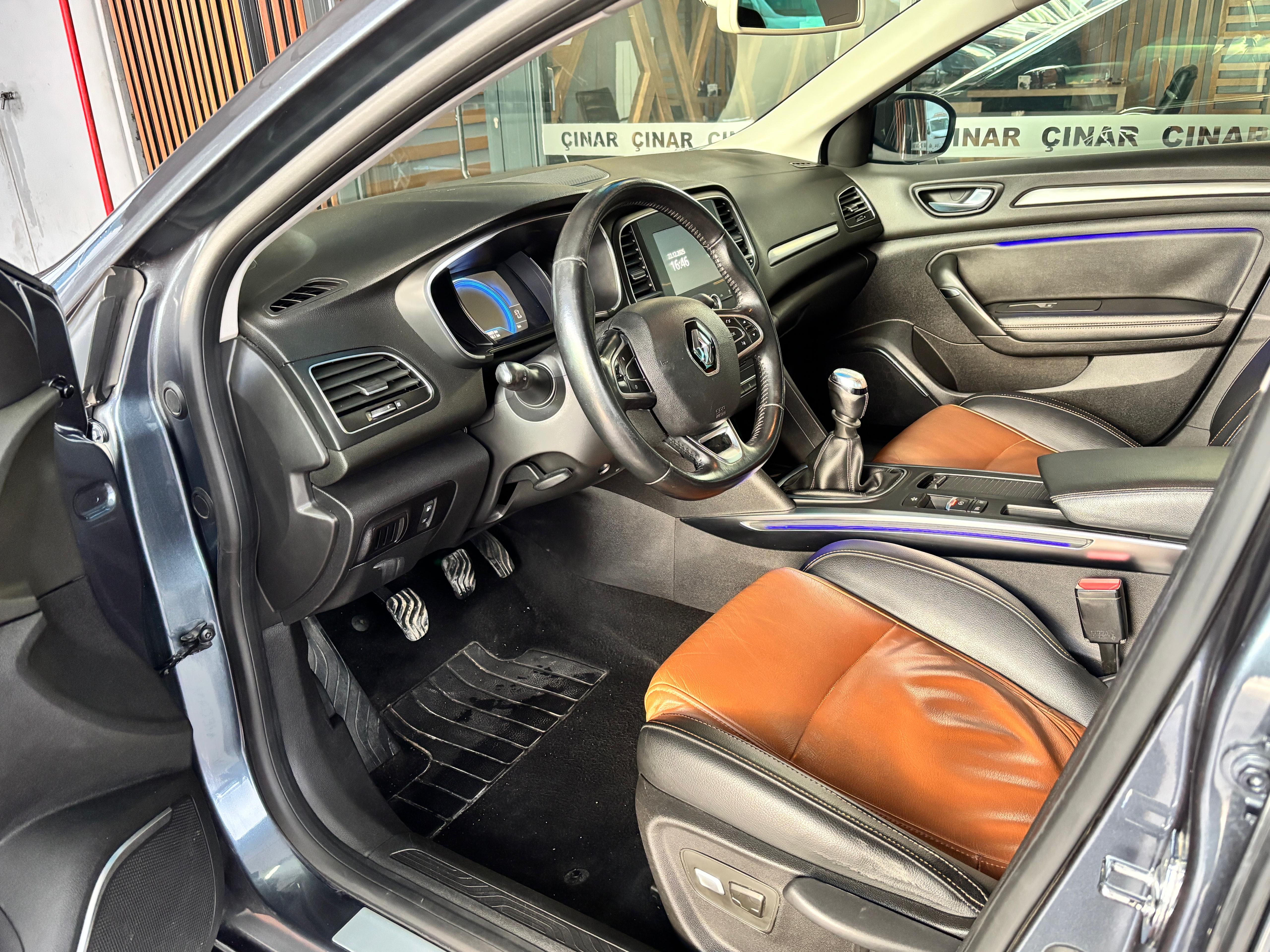 ÇINAR'DAN 2017 RENAULT MEGANE ICON 1.6 ENERGY dCİ 130 BG HATASIZ