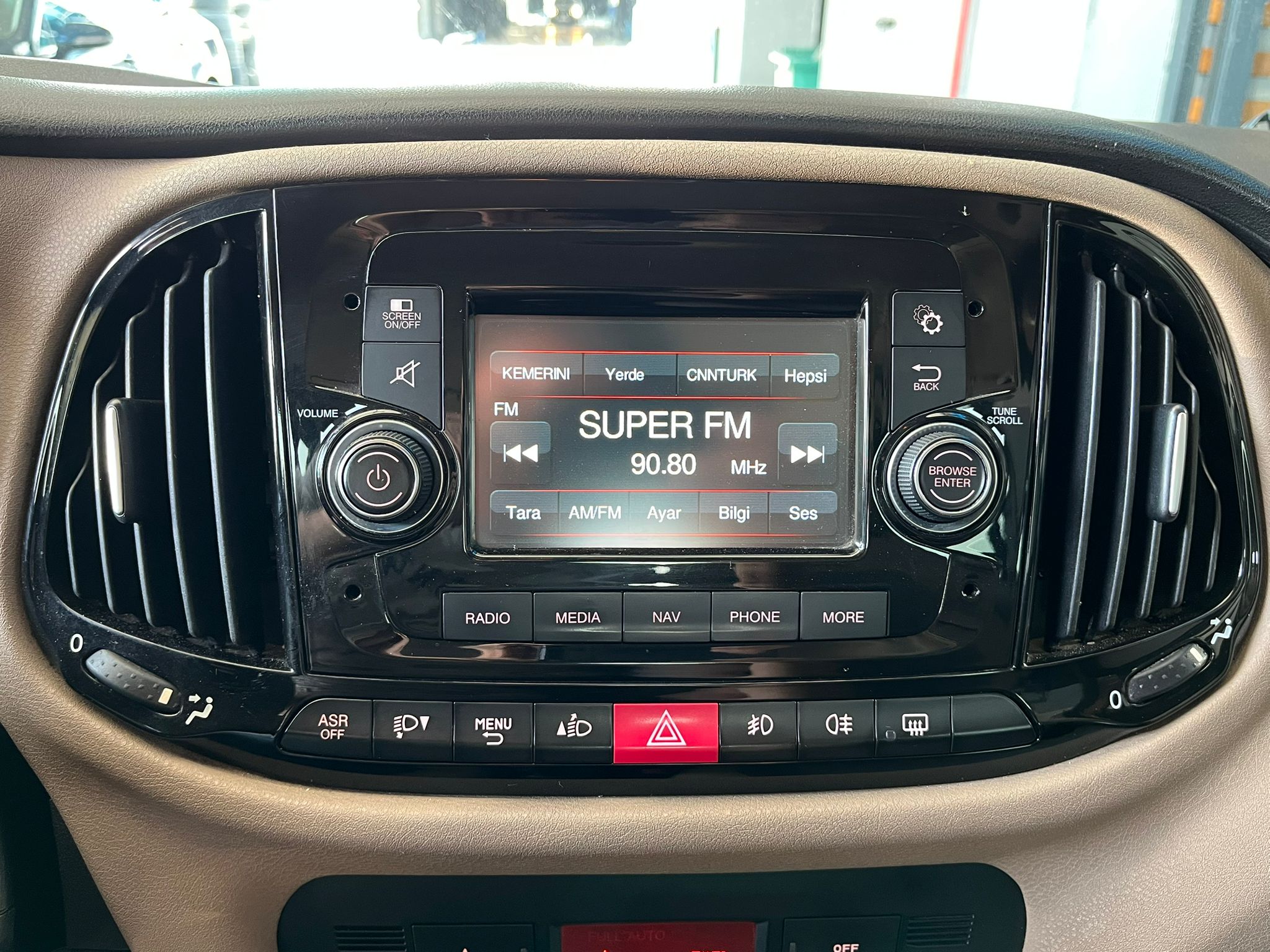 ÇINAR'DAN 2015 MODEL 1.6 MULTİJET 105 PS 6 İLERİ PREMİO PLUS DOBLO YENİ KASA