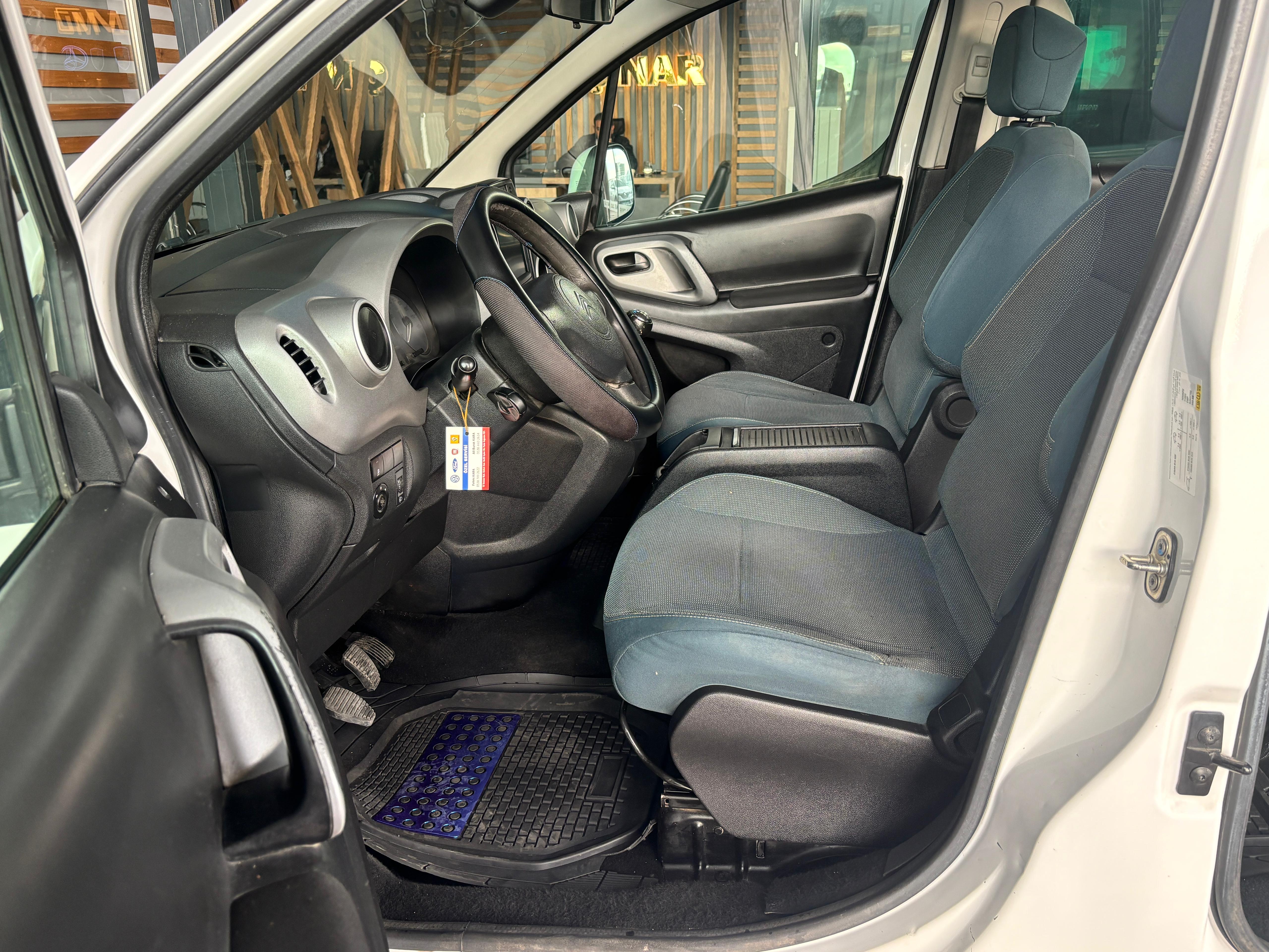 ÇINAR'DAN 2017 MODEL CİTROEN BERLİNGO EKRANLI DİJİTAL KLİMALI FUL PAKET