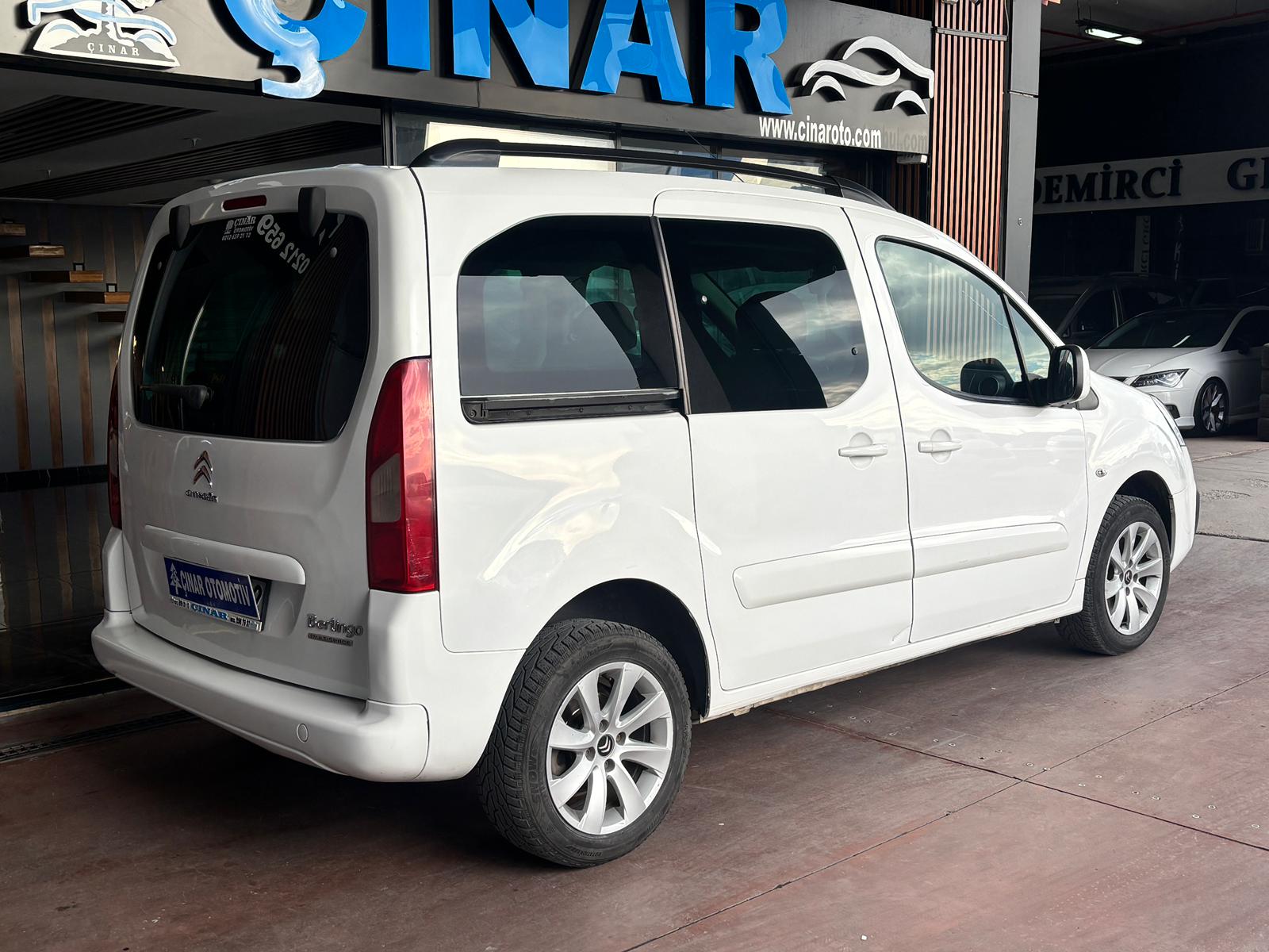 ÇINAR'DAN 2017 MODEL CİTROEN BERLİNGO EKRANLI DİJİTAL KLİMALI FUL PAKET