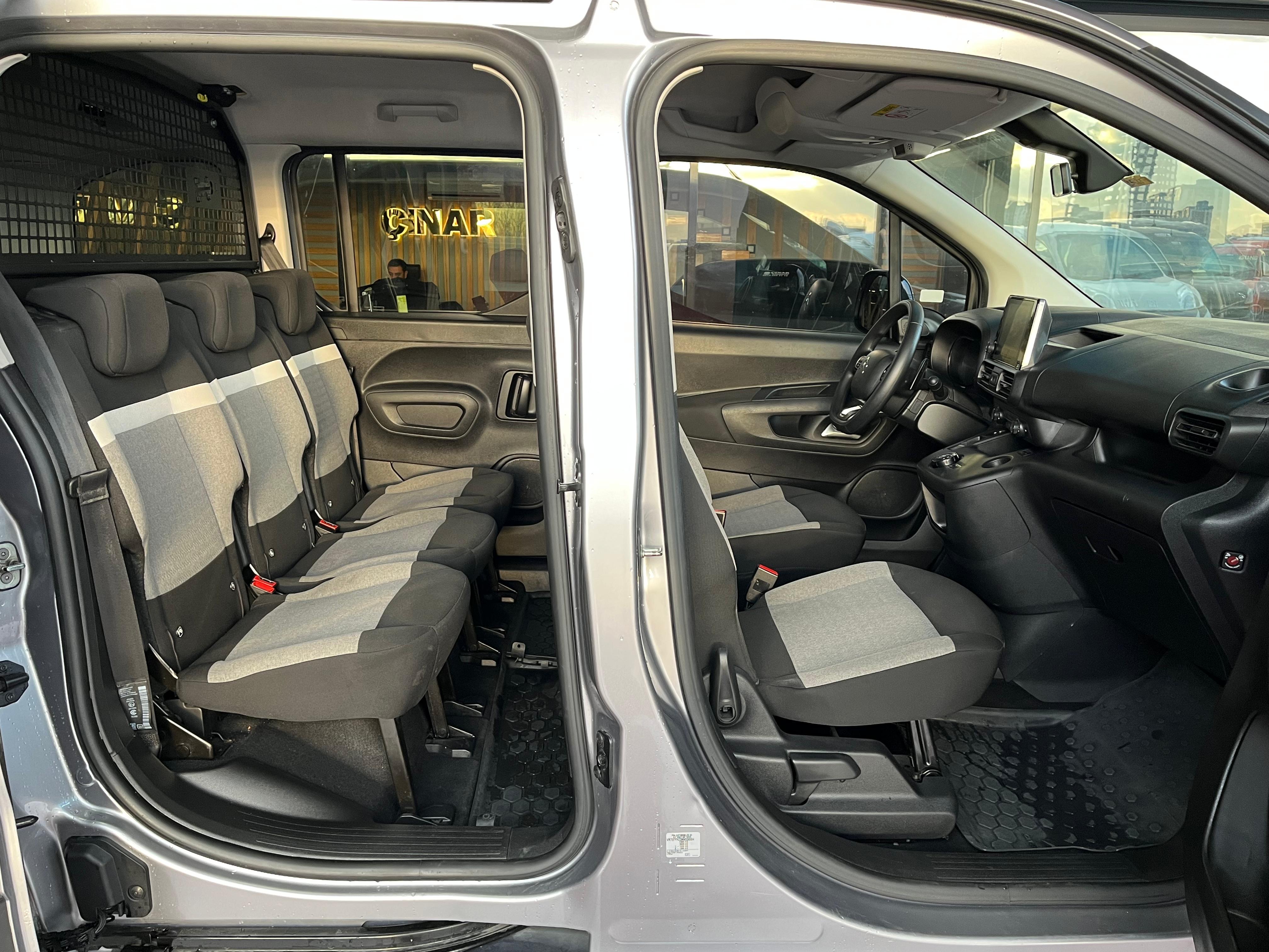 ÇINAR'DAN 2022 MODEL CİTROEN BERLİNGO OTOMATİK 130 BG HATASIZ