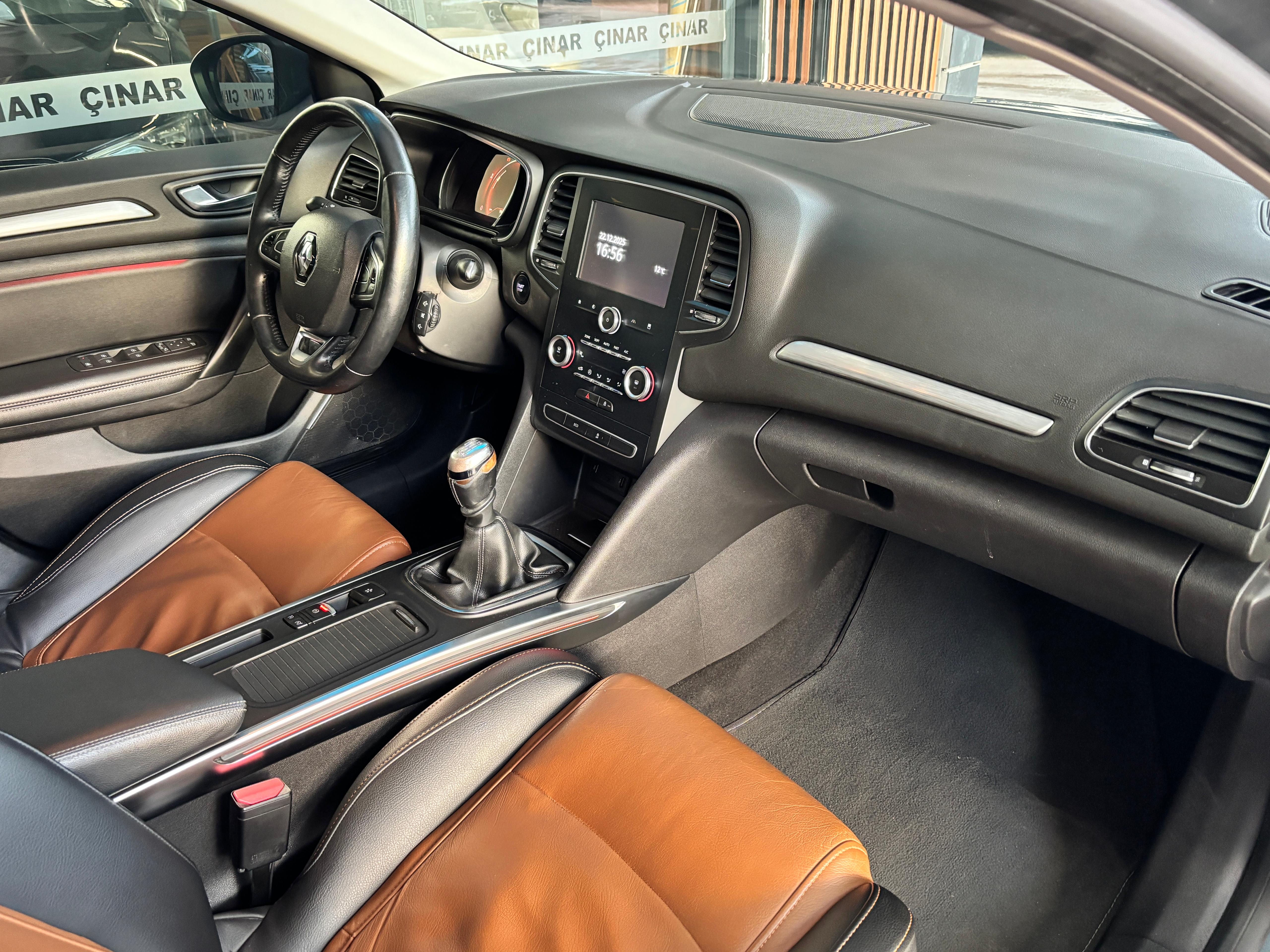 ÇINAR'DAN 2017 RENAULT MEGANE ICON 1.6 ENERGY dCİ 130 BG HATASIZ