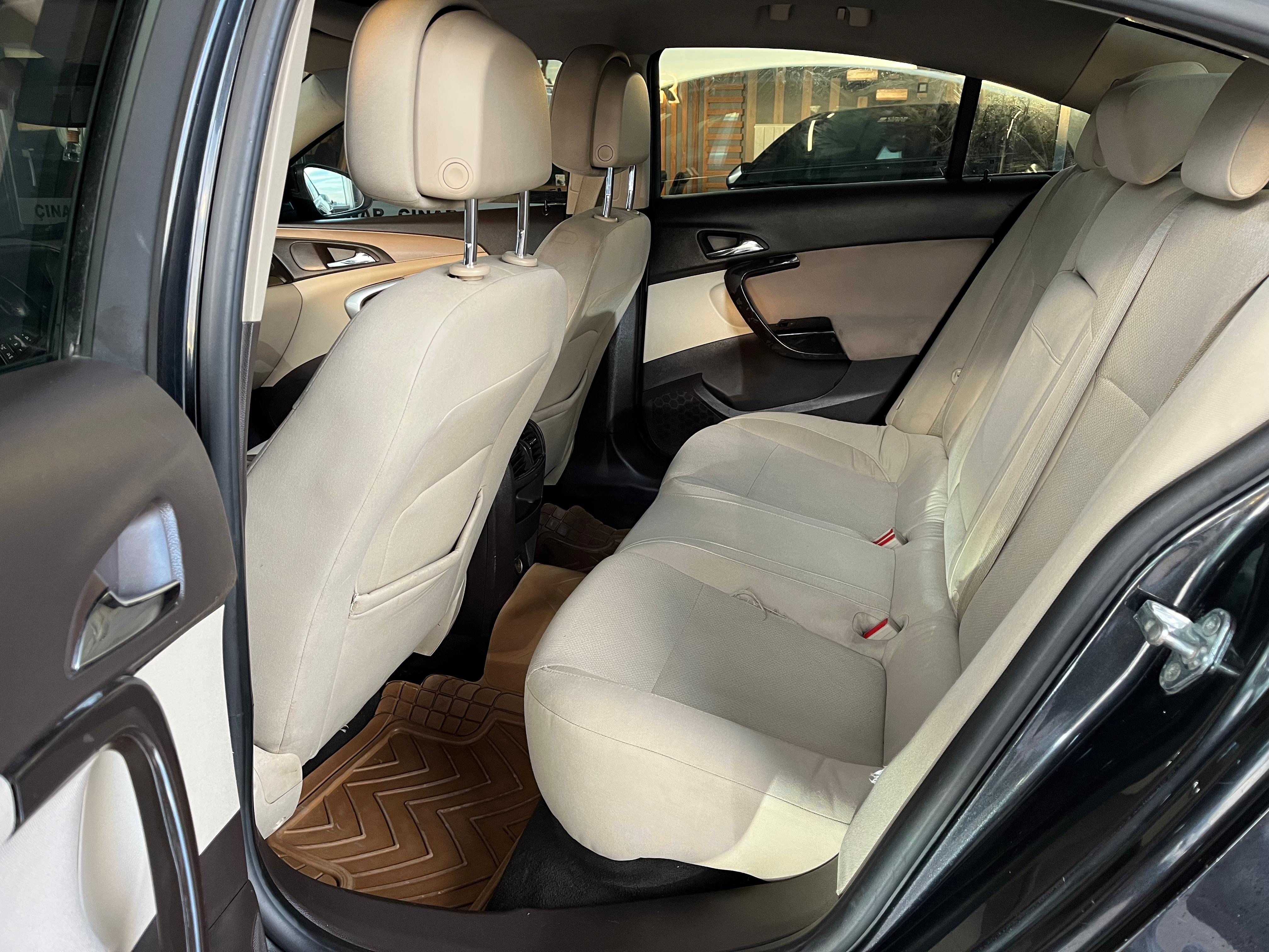 ÇINAR'DAN 2012 MODEL INSIGNIA 2.0 DİZEL OTOMATİK SANRUFLU